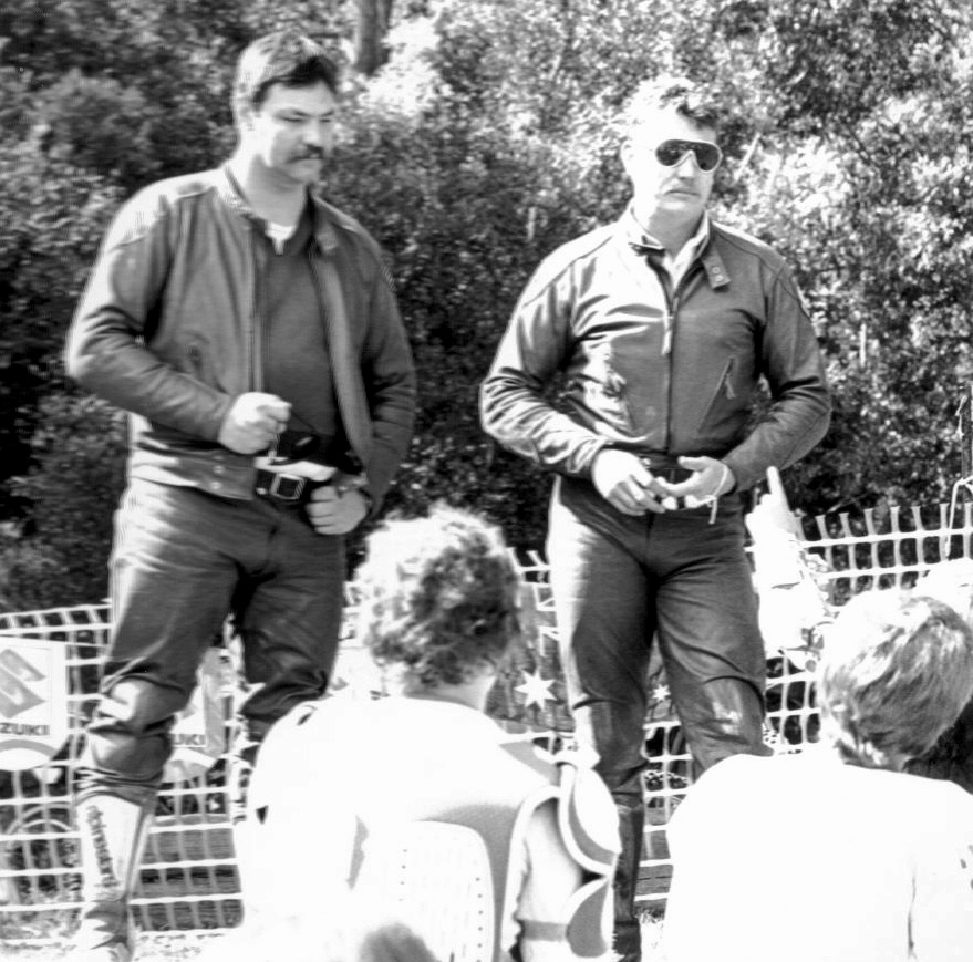 MARK JONES & PETER CARTER WITH KID's FROM YELLOW ROCK (ALBION PARK) M.M.C.C.M. Motor Cross Club1988