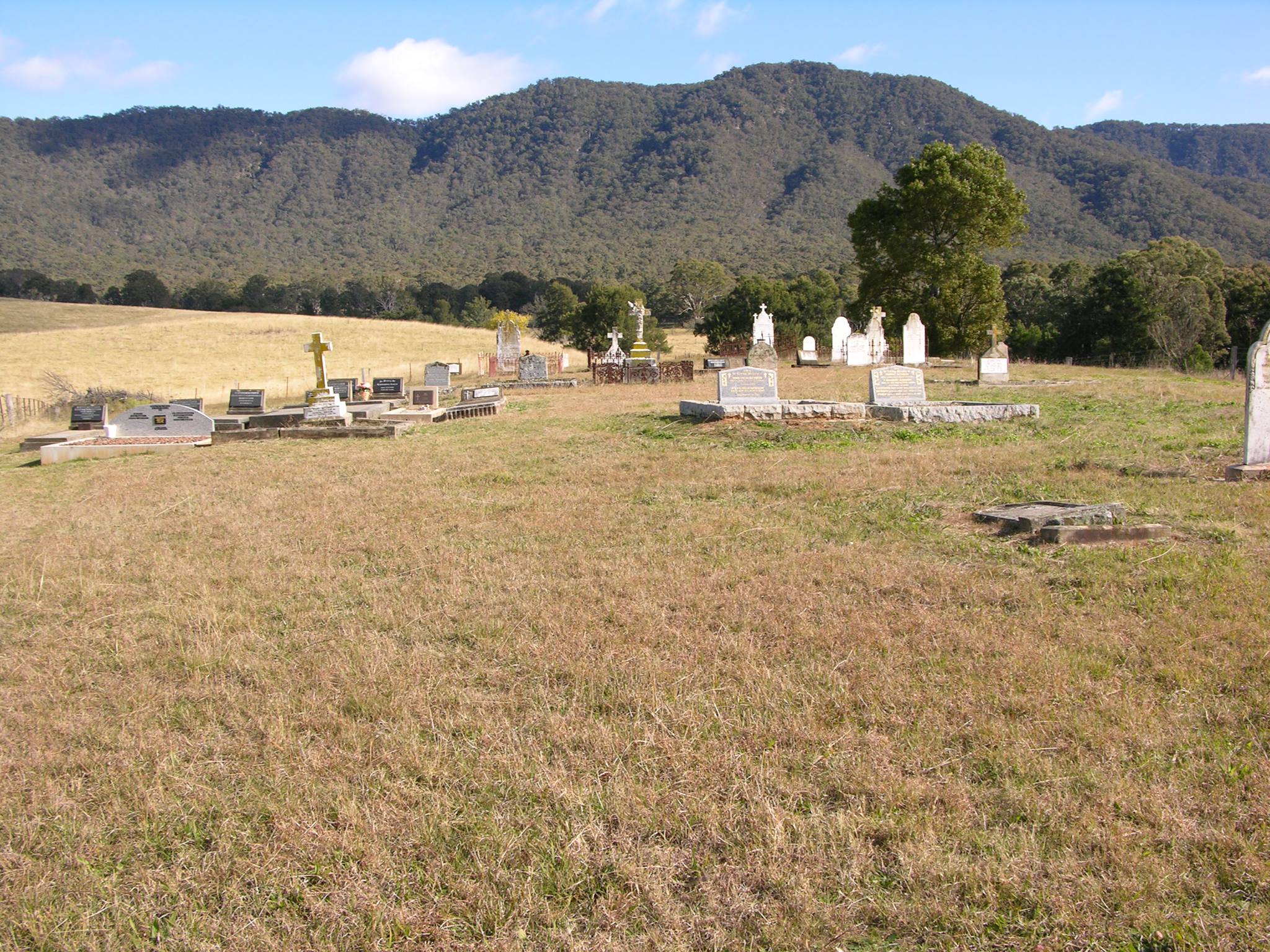 Trooper SMITH lies in an unmarked grave at Araluen Catholic Cemetery.