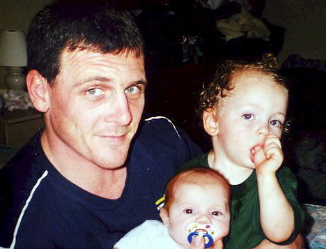  Mark Bateman with his children, Jack and Daisy. Source: News Limited 