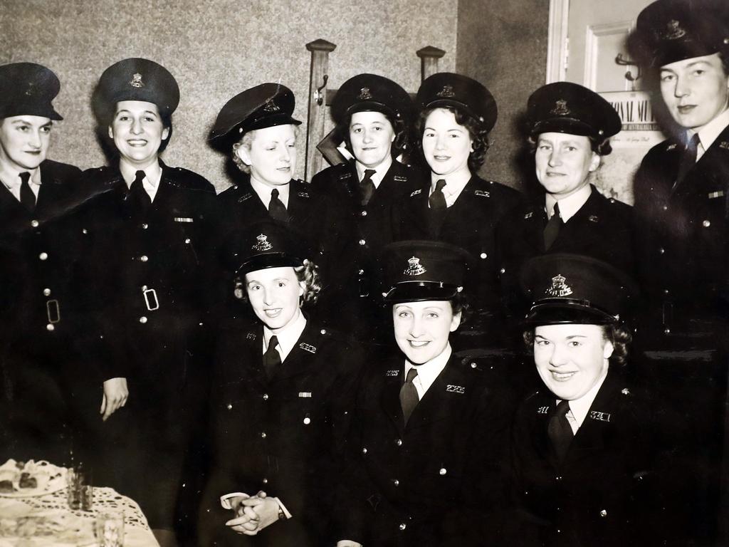 Mrs Tupman (front left) with nine other trailblazing women in the NSW Police Service in 1945.